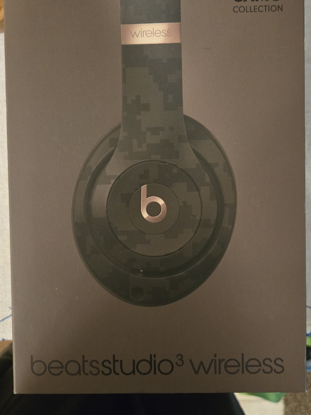 Beats Studio3 Wireless Headphones - Forest Green Camo Edition